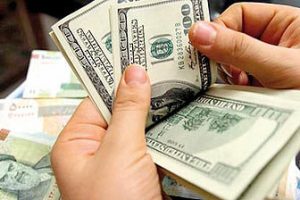 مردم برای خروج از کشور با مشکل تأمین ارز روبهرو هستند