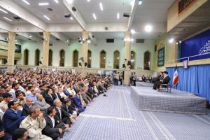 تحریمها باید یکباره برداشته میشد؛چرا اکنون بحث رفع تدریجی میشود