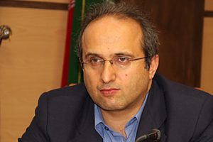 پاسخگویی به انتظارات مردم و خدمات رسانی وظیفه اصلی دانشگاه است