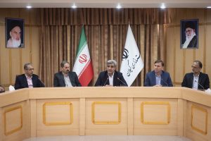پزشکان با حذف نسخه نویسیهای تکراری و بیمورد هزینههای درمان را برای مردم کاهش دهند