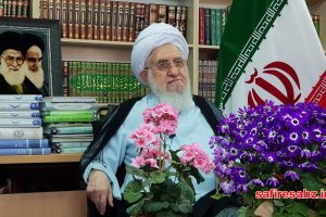 مشکلات اقتصادی جامعه با تدبیر مسؤولان در سال جدید برطرف شود