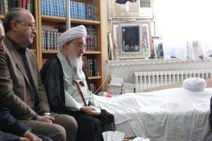 دیدار نماینده ولی فقیه و استاندار گیلان با خانواده آیت الله امینیان