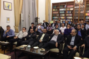 تیم مذاکره‌کننده در حال تماشای بازی ایران -وین