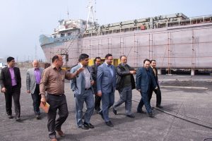 بازدید مدیرعامل سازمان منطقه آزاد انزلی از کشتی سازی شهدای هفتم آذر