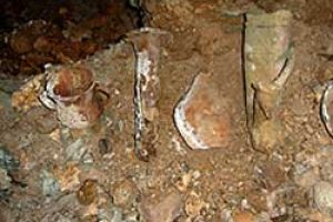 کشف ۱۱۰شی ۲۵۰۰ ساله و تاریخی در رودبار