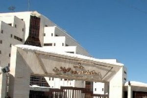 تجمع کارگران ریسندگی خاور رشت مقابل استانداری گیلان
