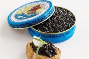 استحصال ۱۰ کیلوگرم خاویار از مزرعه پرورش ماهیان خاویاری آستارا