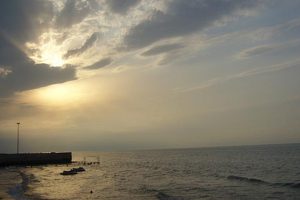 انتقاد معاون سازمان محیط زیست از طرح انتقال آب دریای خزر به سمنان و ارومیه