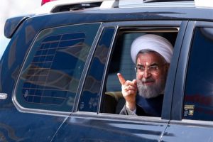 روحانی کمی رفتارهای اعلیحضرتی دارد