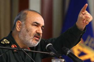 توانمندی موشکی ایران هیچگاه منحرف و متوقف نخواهد شد/ میتوانیم آتشفشانی از موشک را به سمت دشمن روانه کنیم