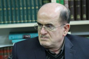 بعید است دولت سال ۹۸ تصمیم به افزایش قیمت بنزین بگیرد