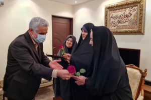 دولت به ارتقای جایگاه معلمی از نظر مادی و معنوی توجه ویژه دارد