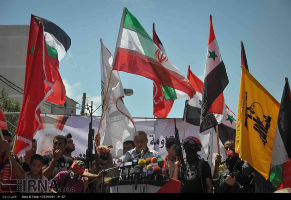 اهتزاز پرچم ایران درجشن پیروزی غزه – گزارش تصویری